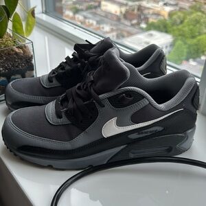 Nike Black and Gray Air Max 90 GTX